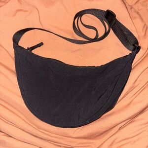 Uniqlo Black Round Mini Crossbody